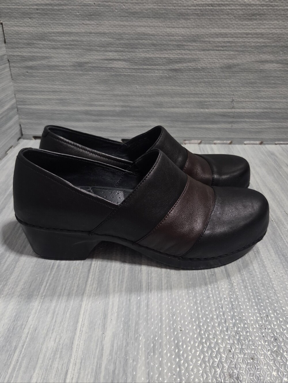 Dansko Black Brown  Tenley clogs size 40